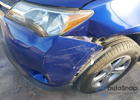 2015 Toyota Rav4 Xle z USA, uszkodzony, nr VIN 2T3WFREV6FW226498